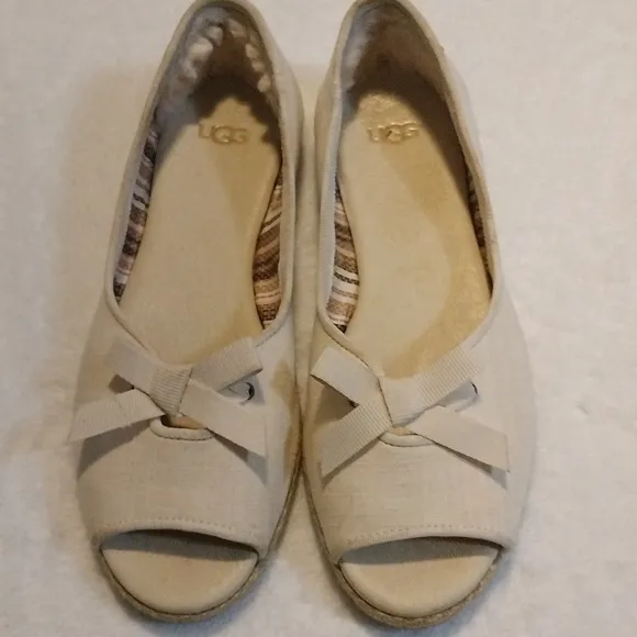 UGG slipon shoes size US 6