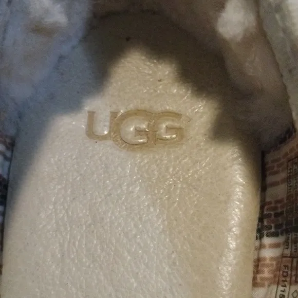 UGG slipon shoes size US 6