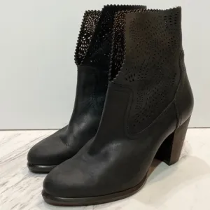 UGG Thames Seaweed Black Boots