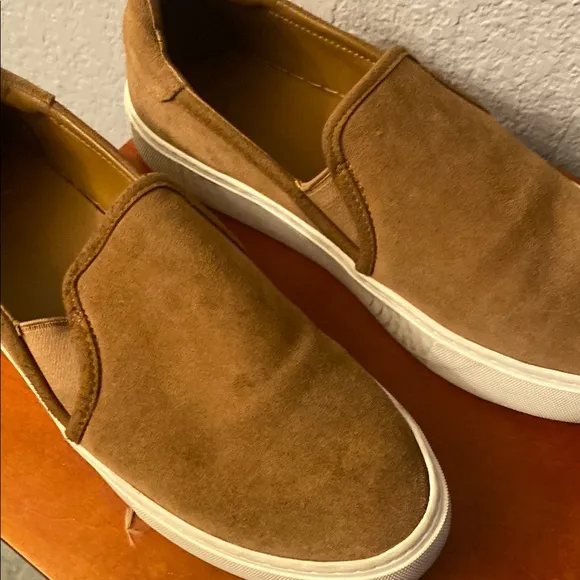 UGG womens Jazz Brown Slip-On Shoes