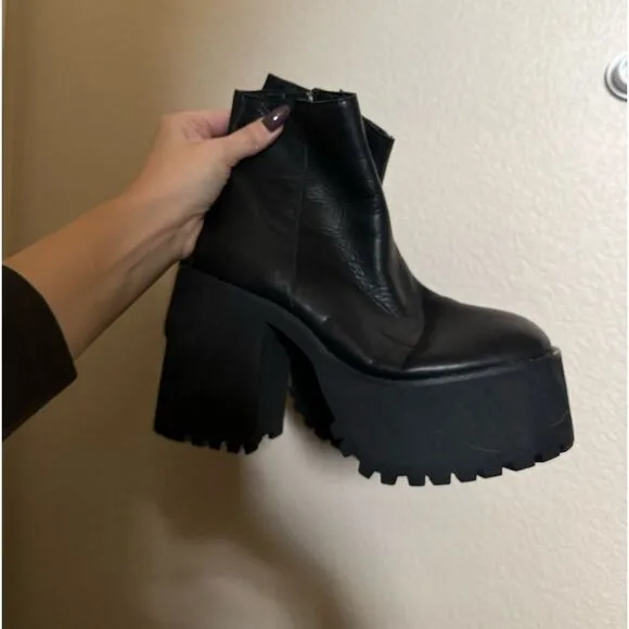 UNIF Bonnie Brat Leather Platform Ankle Boots Sz 7 in Black