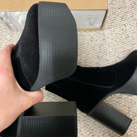 Urban Outfitters Black Platform Ankle Boots size 8