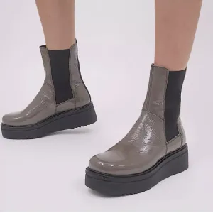 VAGABOND -women’s Tara Chelsea Boot patent leather platform mocha bootie 8.5/ 39