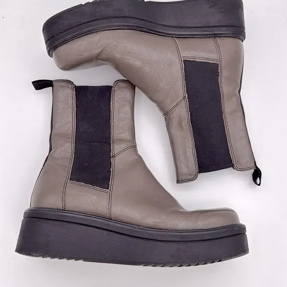 VAGABOND -women’s Tara Chelsea Boot patent leather platform mocha bootie 8.5/ 39