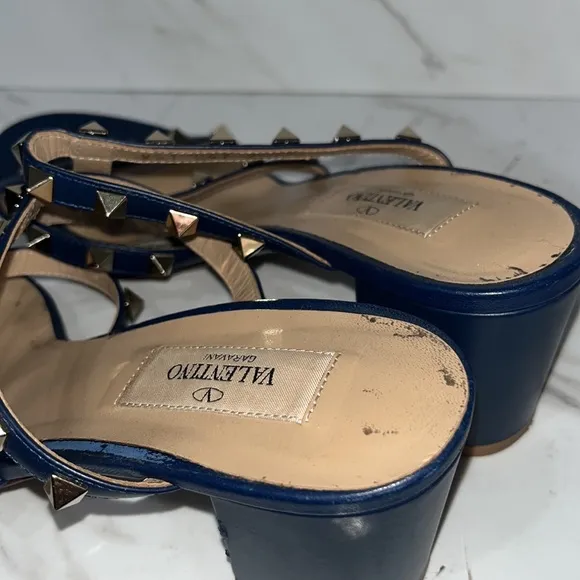 Valentino Garavani Rockstud Block Heel Slide Sandals blue sz 39.    (Q1)