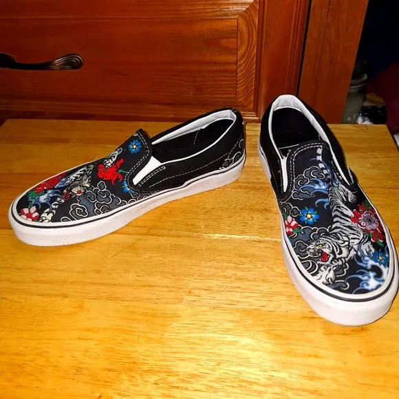 Vans Slip On Tiger Floral Skateboarding Casual Sneakers In A Mens 6/ W 7.5