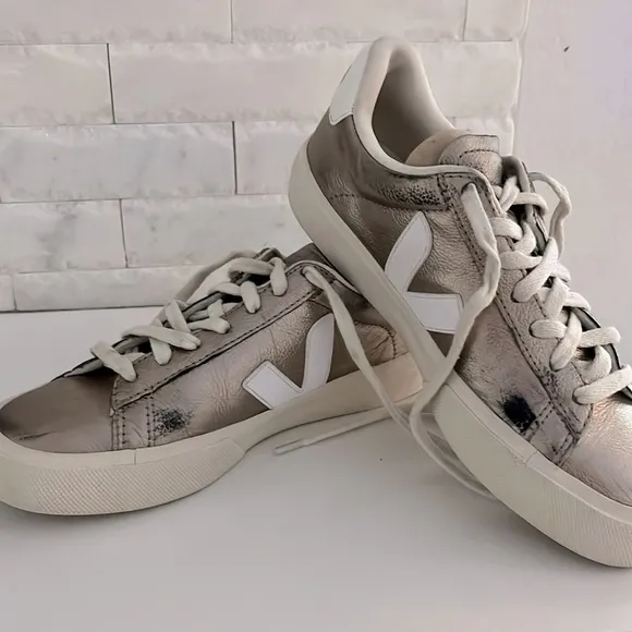 VEJA CAMPO TRAINERS Bronze Metallic White size EU 38, US 7