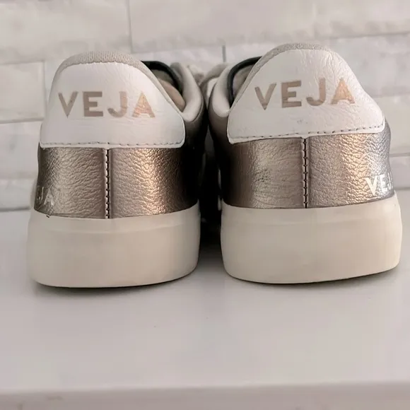 VEJA CAMPO TRAINERS Bronze Metallic White size EU 38, US 7