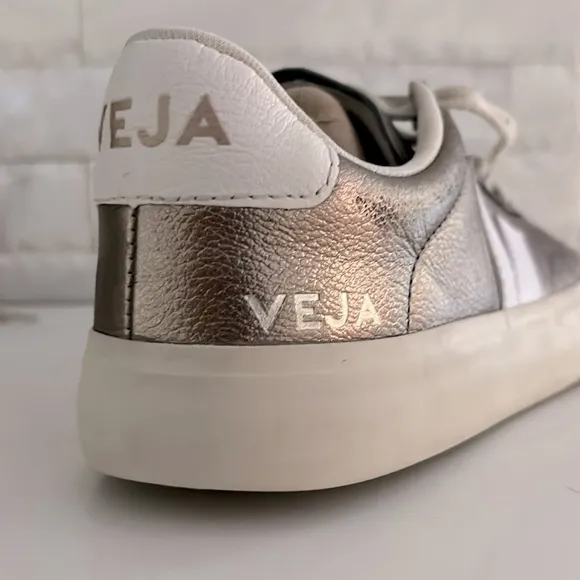VEJA CAMPO TRAINERS Bronze Metallic White size EU 38, US 7