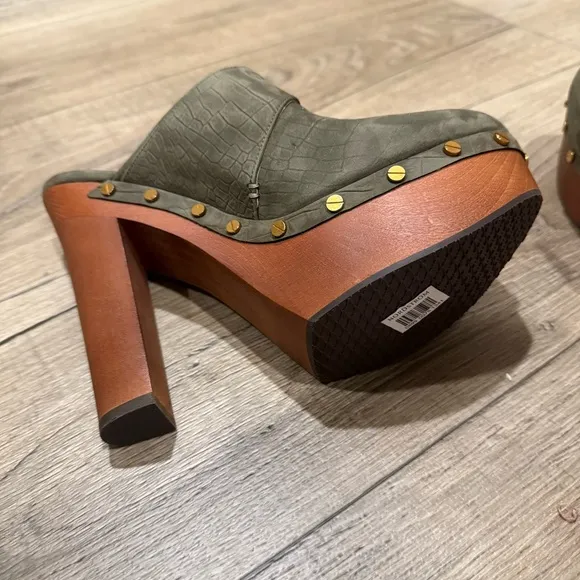 Veronica Beard Alek Clog Olive Green Women's Shoes