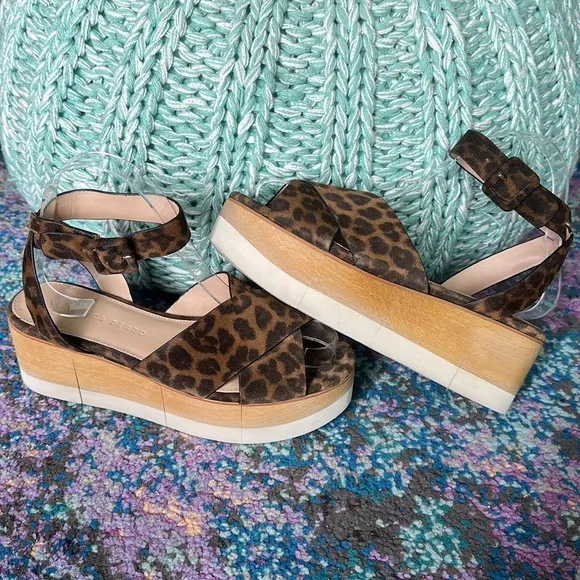 🐆Veronica Beard Wynie Platform Sandals🐆