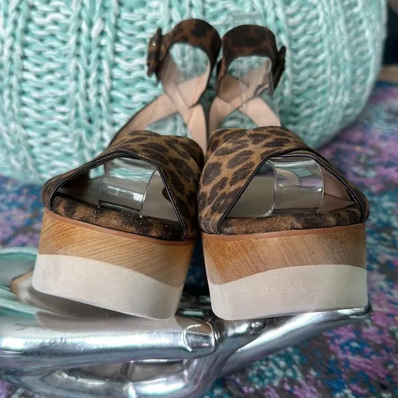 🐆Veronica Beard Wynie Platform Sandals🐆