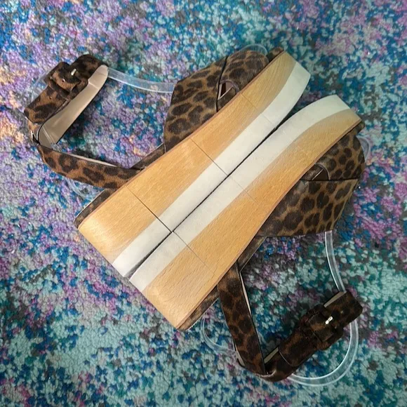 🐆Veronica Beard Wynie Platform Sandals🐆