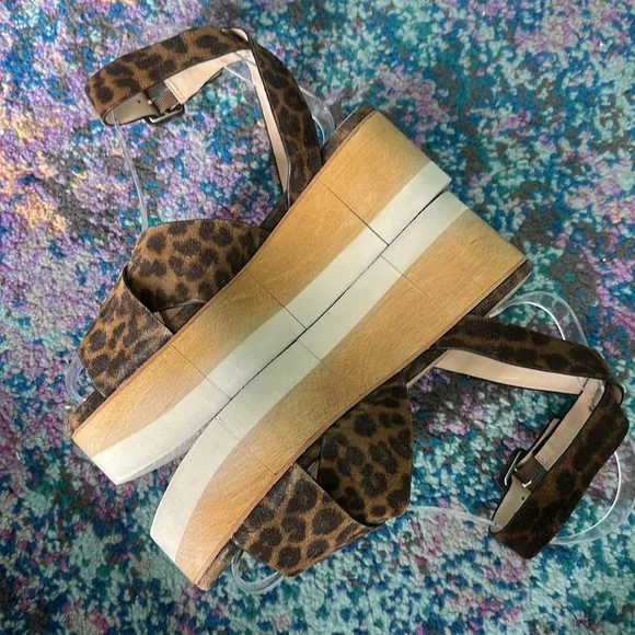 🐆Veronica Beard Wynie Platform Sandals🐆