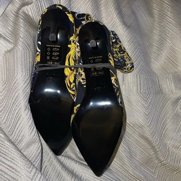 VERSACE JEANS COUTURE SCARLETT LOGO BOOTS, SIZE 35