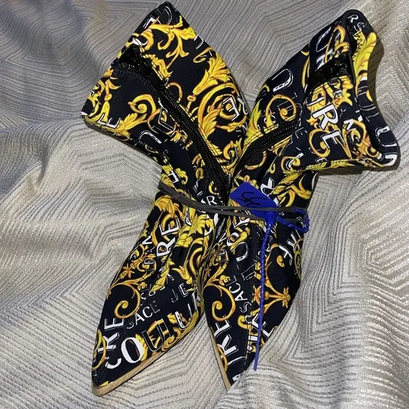 VERSACE JEANS COUTURE SCARLETT LOGO BOOTS, SIZE 35