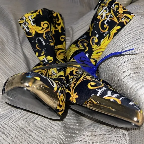 VERSACE JEANS COUTURE SCARLETT LOGO BOOTS, SIZE 35