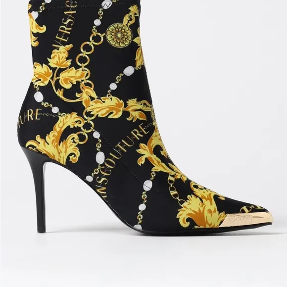 VERSACE JEANS COUTURE SCARLETT LOGO BOOTS, SIZE 35