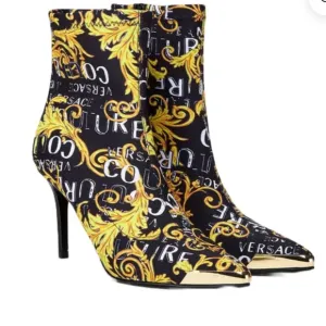 VERSACE JEANS COUTURE SCARLETT LOGO BOOTS, SIZE 35