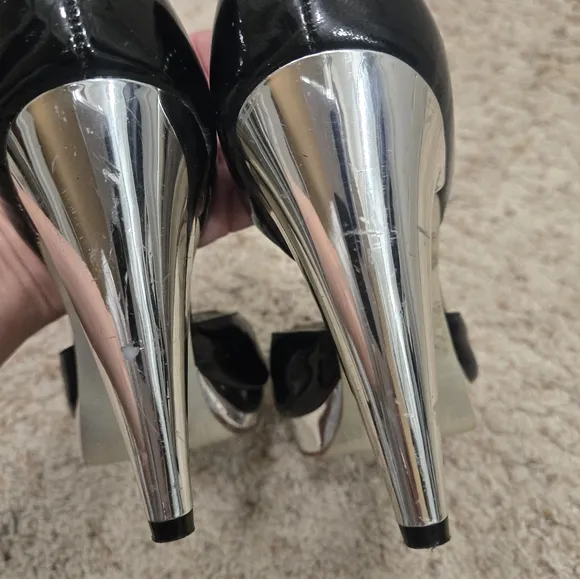 Versus versace black and Silver Peep-Toe Heels size 40