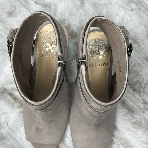 Vince Camuto booties size 9