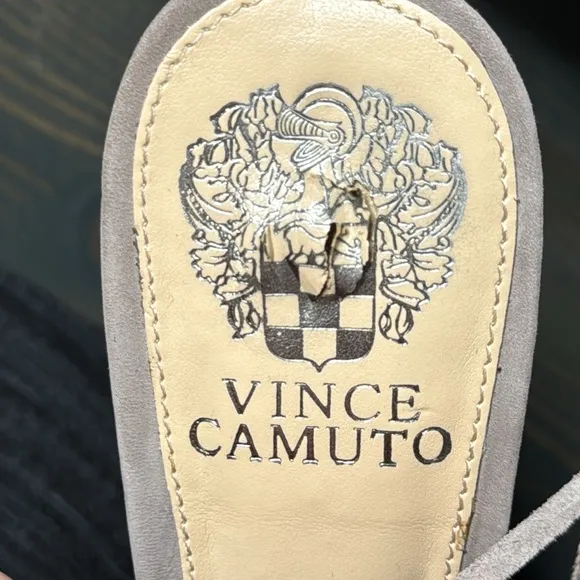 Vince Camuto booties size 9