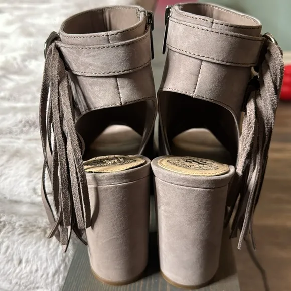 Vince Camuto booties size 9