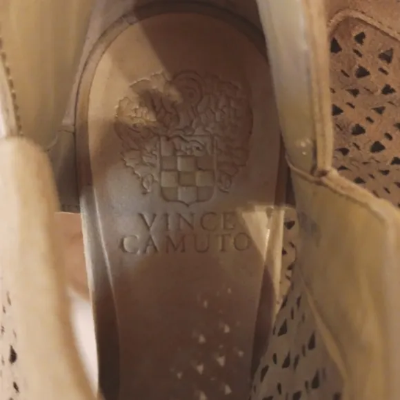 Vince Camuto Cachinta Elegant Tan Suede Women's Heeled Sandals