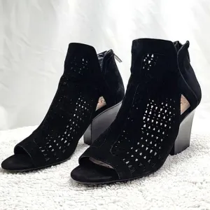 VINCE CAMUTO CRANITA PEEP TOE LASER CUT BLOCK HEEL LEATHER BOOTIES SIZE 9