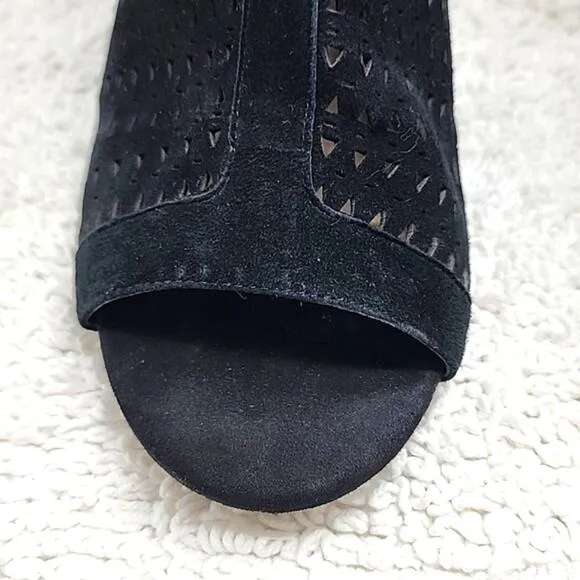 VINCE CAMUTO CRANITA PEEP TOE LASER CUT BLOCK HEEL LEATHER BOOTIES SIZE 9