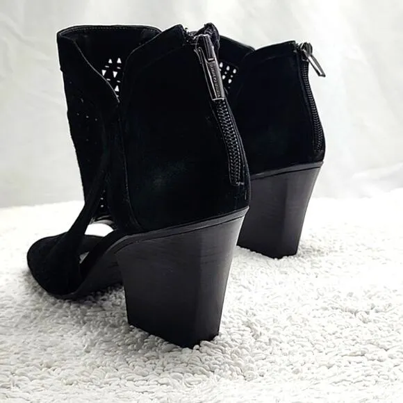 VINCE CAMUTO CRANITA PEEP TOE LASER CUT BLOCK HEEL LEATHER BOOTIES SIZE 9