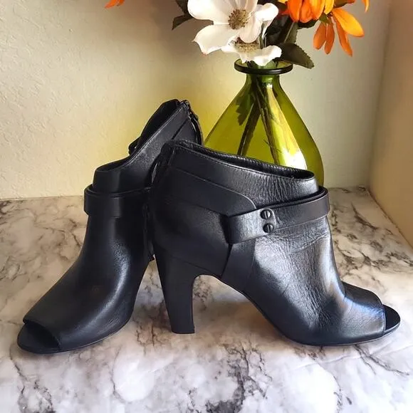Vince Camuto Nikoletta Black Leather Peep-Toe Ankle Boots 6.5M