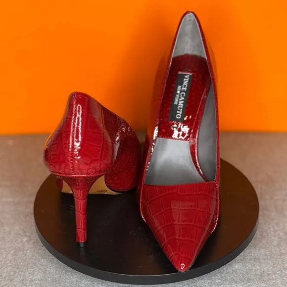 Vince Camuto Novalla Wine Crocodile Patent Leather Heel Size 6.5 M NEW WITH BOX