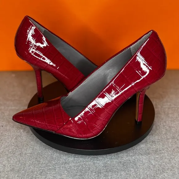 Vince Camuto Novalla Wine Crocodile Patent Leather Heel Size 6.5 M NEW WITH BOX