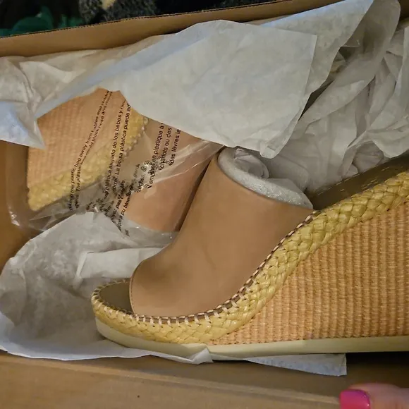 Vince Camuto Women's 11 Brissia Wedge Sandal Espadrille Tortilla Tan
