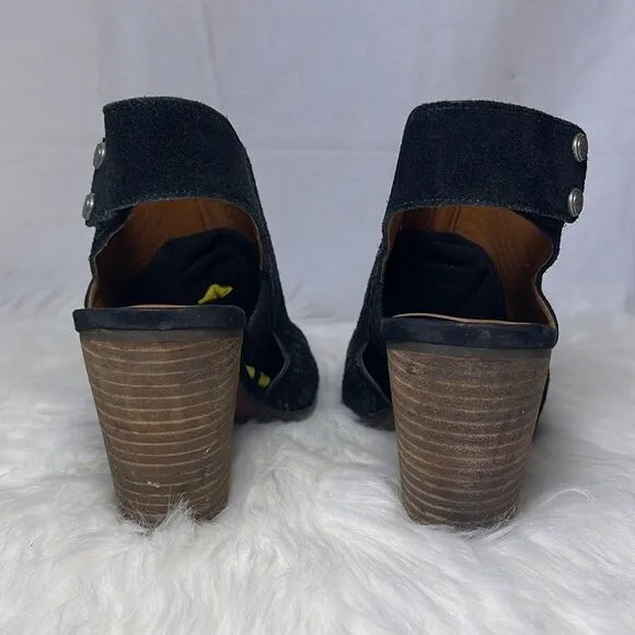Vince Camuto Black Perforated Suede Peep Toe Slingback Heels Sz 9