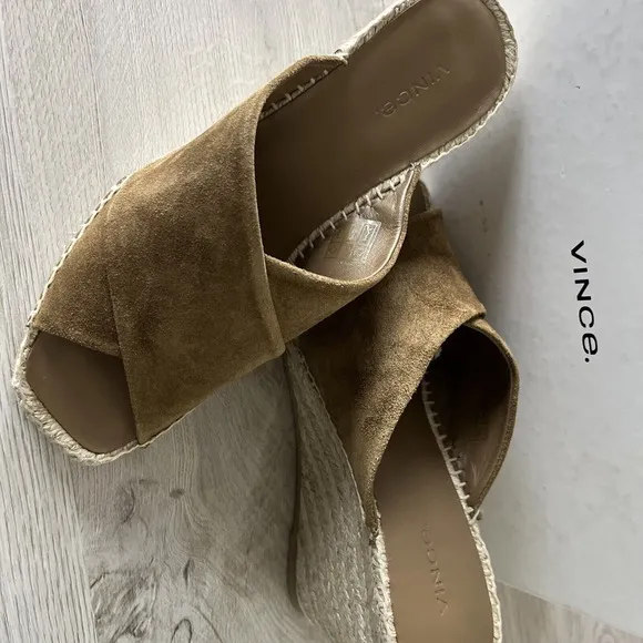 VINCE Gaelan Olivewood Suede Espadrille Wedge Sandals Size 7.5 7 1/2