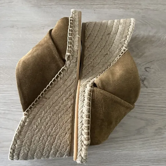 VINCE Gaelan Olivewood Suede Espadrille Wedge Sandals Size 7.5 7 1/2