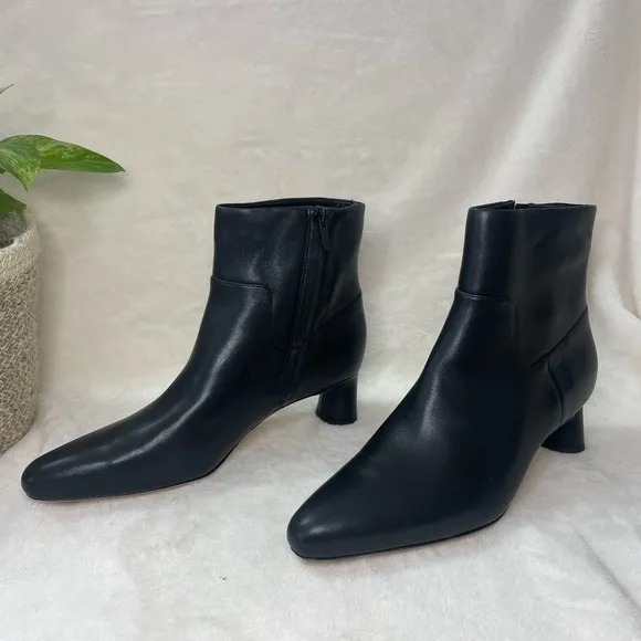 Vince Hilda Low Heel Booties Black‎ Leather Ankle Boots 8M, F 642