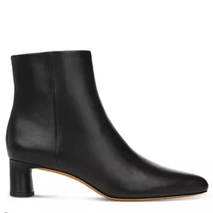 Vince Hilda Low Heel Booties Black‎ Leather Ankle Boots 8M, F 642