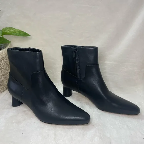 Vince Hilda Low Heel Booties Black‎ Leather Ankle Boots 8M, F 642