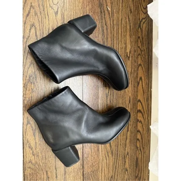 VINCE NWOB Maggie Black Leather Block Heel Ankle Bootie