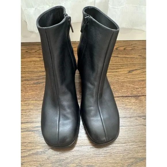 VINCE NWOB Maggie Black Leather Block Heel Ankle Bootie