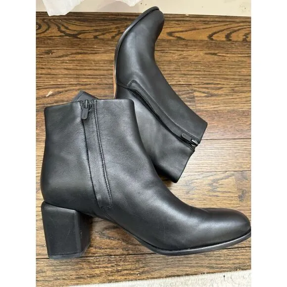 VINCE NWOB Maggie Black Leather Block Heel Ankle Bootie