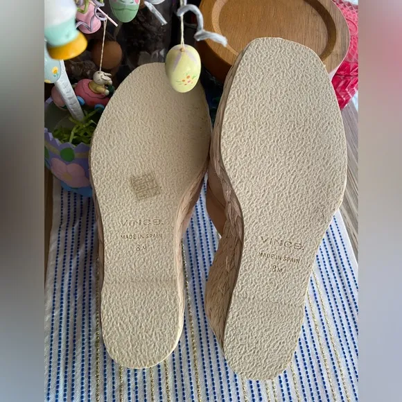 VINCE  Women Gilian Suede Wedge Sandal Blonde Size 8M Beige NEW