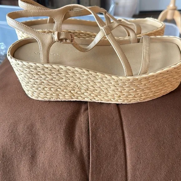 Vince Women's Tan Maxine Raffia Platform Sandals Size 7/37