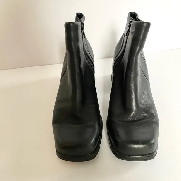 Vintage 90s Bass Leather Square Toe Chunky Boots