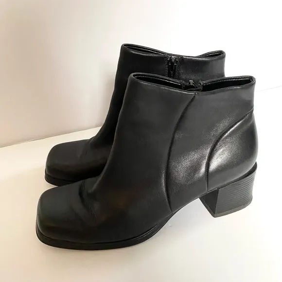 Vintage 90s Bass Leather Square Toe Chunky Boots