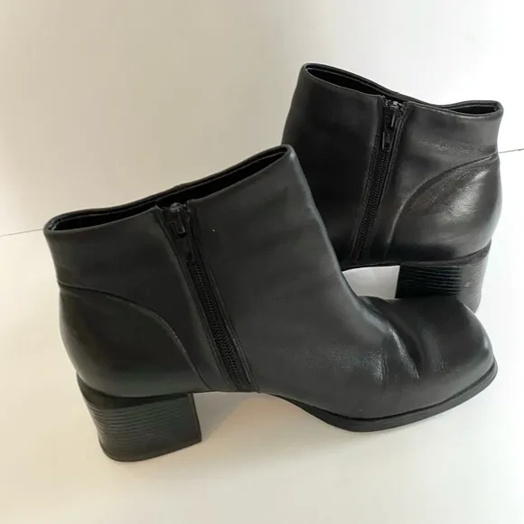 Vintage 90s Bass Leather Square Toe Chunky Boots