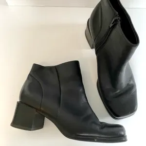 Vintage 90s Bass Leather Square Toe Chunky Boots